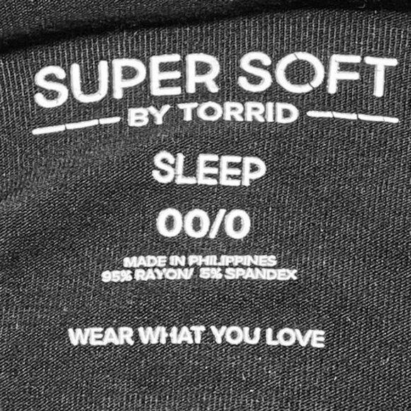 Torrid Super Soft Sleep Robe Women's 00 M/L Black Belted Pockets Rayon Blend EUC - Picture 5 of 7